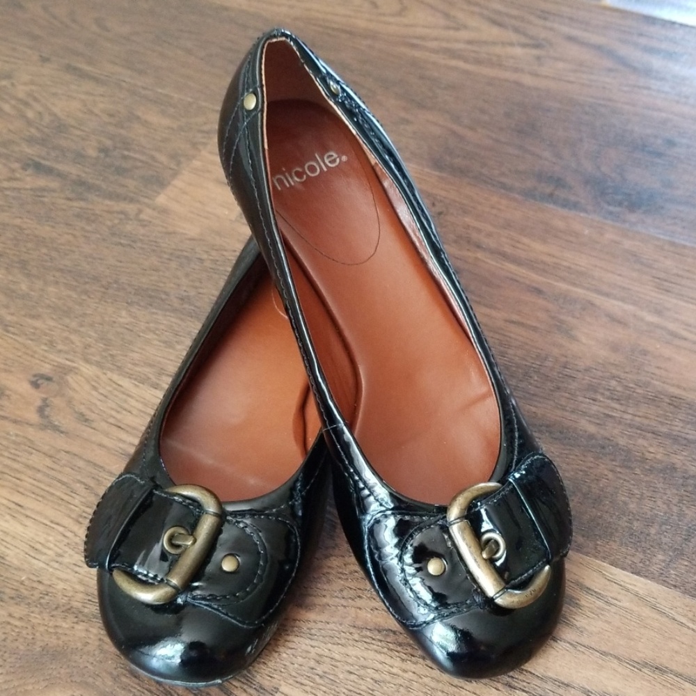 Nicole flats